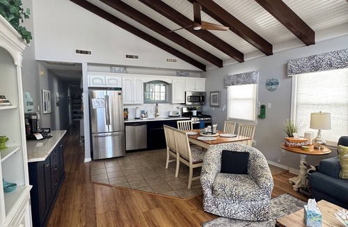 Midtown Ocean City Condo | Book NOW - 50 steps to the beach!