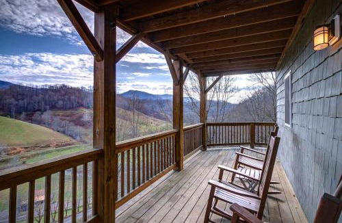 Vilas Ski Chalet | Boone Mountain View | Hot Tub Game Room Near Ski