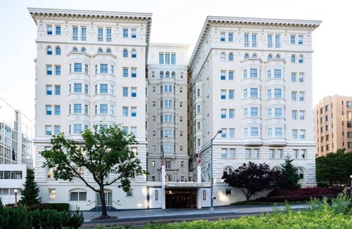Kalorama Heights Hotel | Boutique Charm Junior King Suite Perfect for Couples Visiting Historic DC Sites