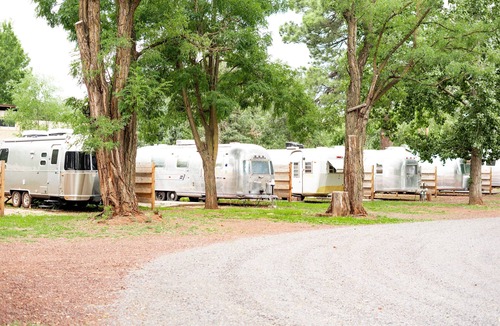 Pinetop Hotel | Boutique Modern Motel Room