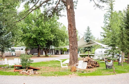 Pinetop Hotel | Boutique Modern Motel Room