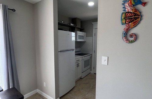 El Centro Beach Condo | Brand New & Less than 400 ft from Beach. Pet Friendly!