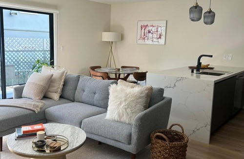 Tri-West Apartment | Brand new Luxury Place Melrose