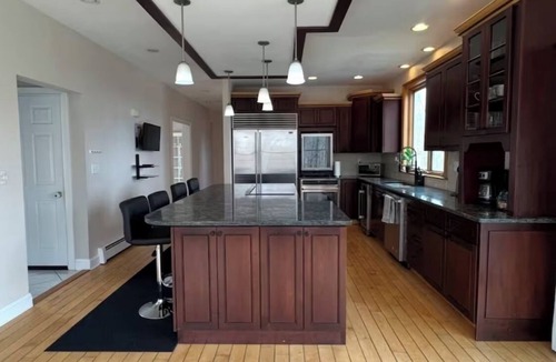 Columbia House | Breathtaking spacious home with unforgettable views