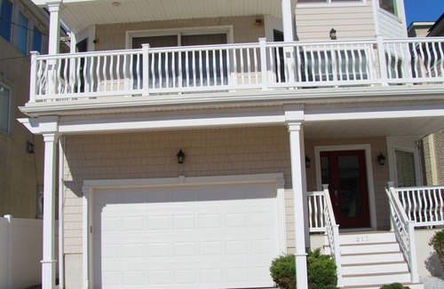 Brigantine House | Brigantine tri-level house two properties from beach