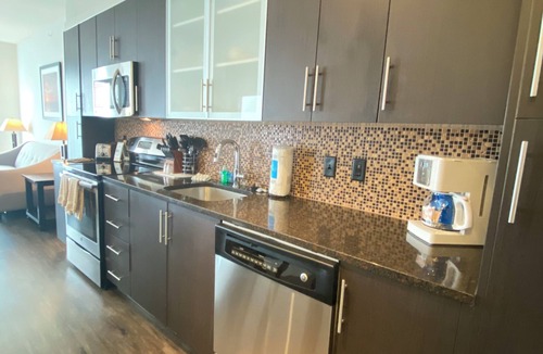 Radnor - Fort Myer Heights Apartment | Bright 1-Bedroom Retreat in Arlington — Free Parking + Gym Access