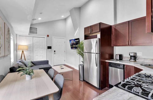 Southwark Apartment | Bright 1BR Retreat | Sleeps 4 | by Liberty Bell