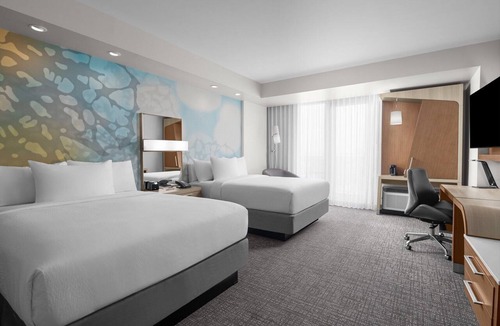 Clearwater Beach Hotel | Bright 2 Queen Base | Beach Walk 0.3 mi, Outdoor Pool & Rooftop Sips, by Pier 60