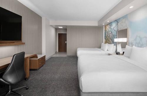 Clearwater Beach Hotel | Bright 2 Queen Base | Beach Walk 0.3 mi, Outdoor Pool & Rooftop Sips, by Pier 60