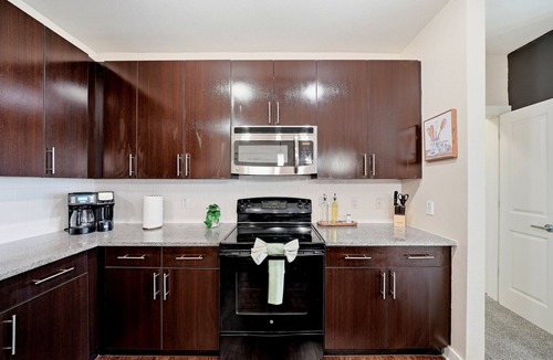 Courier City - Oscawana Apartment | Bright 2BR/2BA Tampa Haven: Productivity & Relaxation