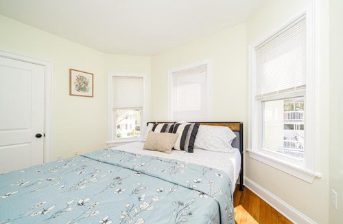 Codman Square Apartment | Bright 4BR Boston Summer Apt - Pet-Friendly - Near I-93 & Red Line 37-2