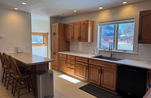 Chester Depot House | Bright and spacious 3 bed/3 bath in Chester, VT