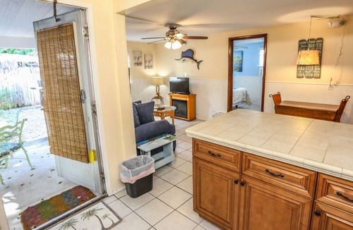 Fort Myers Beach House | Bright beach home w. charming outdoors, close to beach
