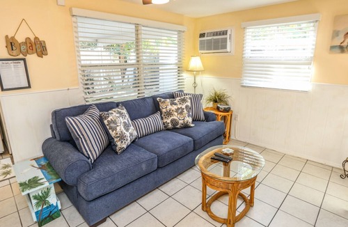 Fort Myers Beach House | Bright beach home w. charming outdoors, close to beach