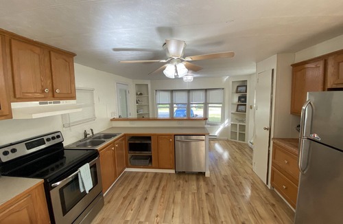 Clarksville Cottage | Bright & Beachy 3 Bedroom Home in Quiet Beach Town, sleeps 10+
