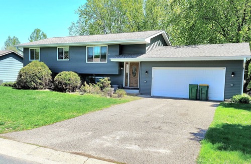 Eagan House | Bright modern space close to all the action!