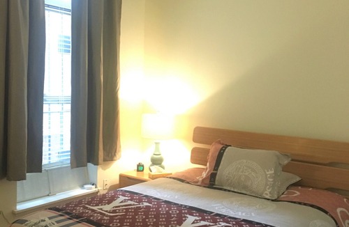 Mount Vernon Apartment | Bright & Sunny Condo Perfect for Professionals Free Wifi Work Space Paid Parking