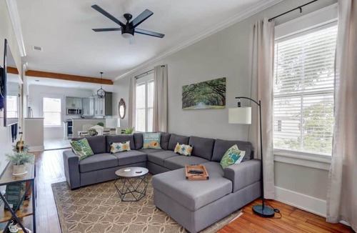 Historic District - North Apartment | Broad Flat, Modern | Relaxing | Walk to Everything