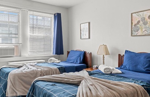 Bryn Mawr Apartment | Bryn Mawr GemBalconyDedicated Parking50TV