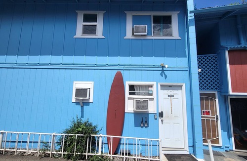 Wailuku Apartment | Budget Downtown Studio-F Queen, AC, WIFI & 4 free Streamers!