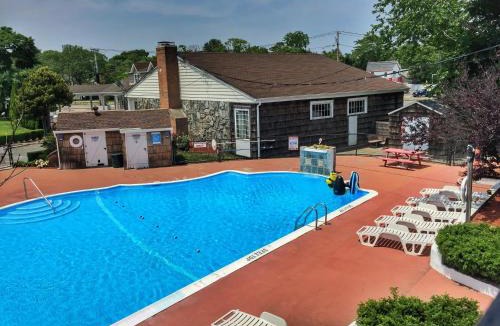 Riverside Hotel | Budget Host East End Riverhead