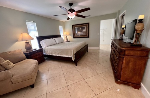 Palm River Estates House | Budget & Pet Friendly 3/2 - Close to Everything
