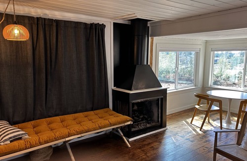 Pinetop Hotel | Cabin 3 "1800s Milkhouse"