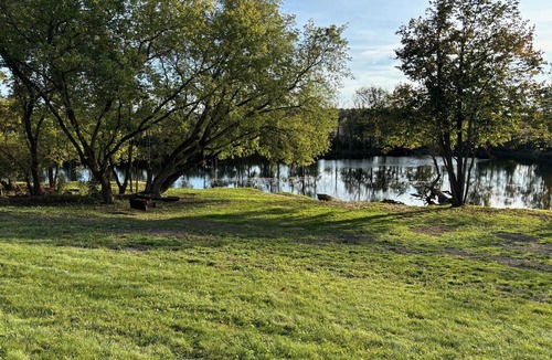Champlain Cabin | CABIN #3 ON THE GREAT CHAZY RIVER -All water activities included!