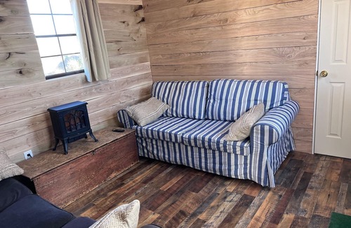 Champlain Cabin | CABIN #3 ON THE GREAT CHAZY RIVER -All water activities included!