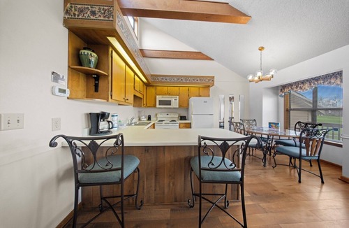 Lake Tansi House | Cabin Comfort Meets Tennessee Adventure
