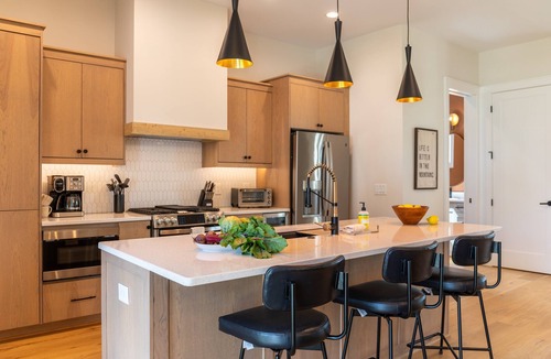Deep Gap House | Calico Haven at BRMC | Hot Tub, Views, Pool