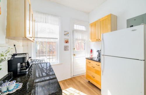 Adams Morgan Apartment | Calvert Cottage - Sleeps 12, THREE Units In Central Adams Morgan