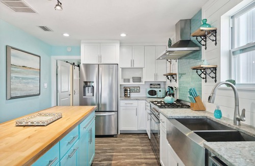 Holiday Isle House | Canalfront, Boat slip, Hot Tub, SUPs, Dogs, Beach