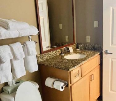 Linglestown Hotel | Candlewood Suites Harrisburg I-81 Hershey Area by IHG