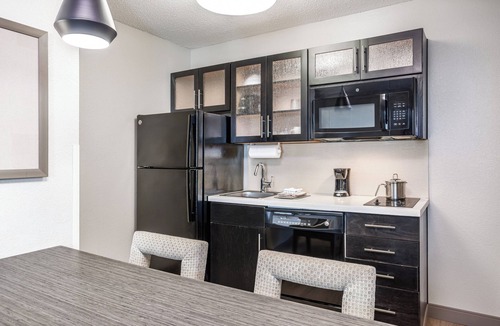 Castleton Hotel | Candlewood Suites Indianapolis by IHG