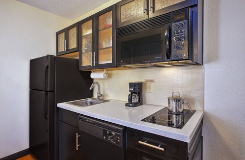 Castleton Hotel | Candlewood Suites Indianapolis by IHG