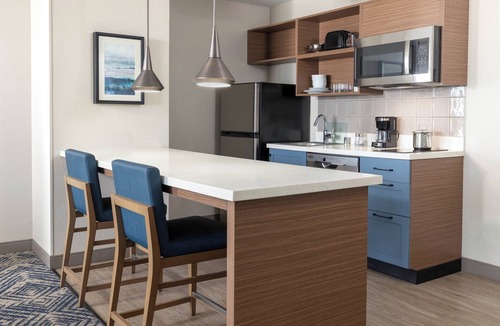 Las Vegas Hotel | Candlewood Suites Las Vegas - E Tropicana by IHG