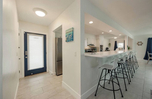 Yacht Club Villa | Cape Coral Oasis: Pool, Bikes, July 4th Open!