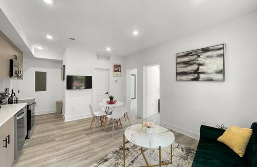 Kingman Park Bed & Breakfast | Capitol Hill Urban 2 BR Unit Near City Life
