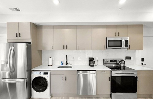 Kingman Park Bed & Breakfast | Capitol Hill Urban 2 BR Unit Near City Life