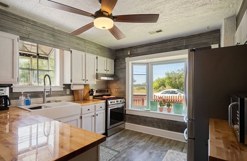 Willoughby Spit House | Captains Quarters By The Bay 3 Bedroom Cottage by RedAwning
