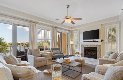 Sunnyside Condo | Carillon Sunset 201-Luxury Unit w/spectacular Lake Carillon view 3 bed 3.5 bath