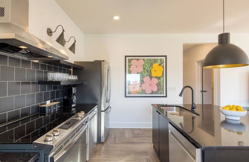 Historic Edgefield Hotel | Carter #205 by AvantStay | 4BR + Balcony