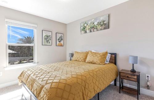 South Pensacola Apartment | Casa Brisa - 3BR - Downtown Pensacola - Pool - Near NAS