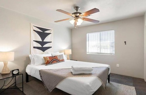 Tucson House | Casa Cozy 4 BR House with Backyard Oasis & Pool