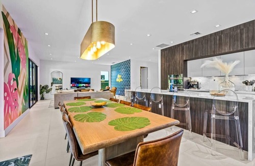 Riverside Park House | Casa Monstera | Heated Pool | Game Room | Golf