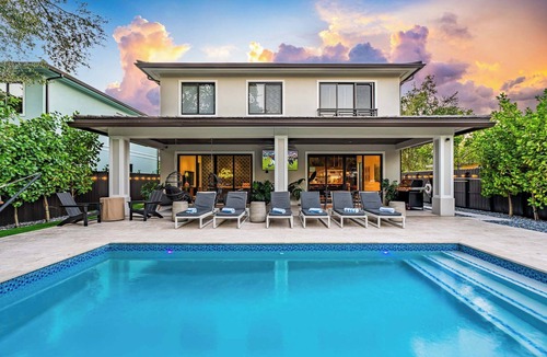 Riverside Park House | Casa Monstera | Heated Pool | Game Room | Golf