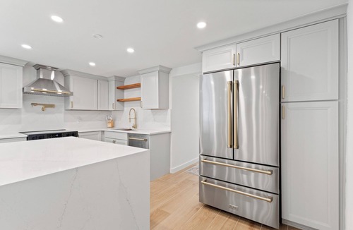 Longbeach Village House | Casa Poinsetta- 2BR in a Quiet Coastal Neighborhood by RVA.