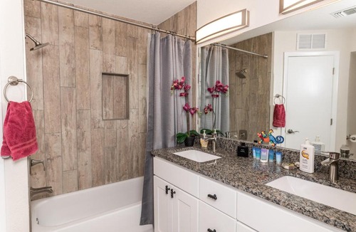 Bayview Apartment | Casa Tranquila 2 bedroom 1 and half bath 1st floor apt sleeps 2-4
