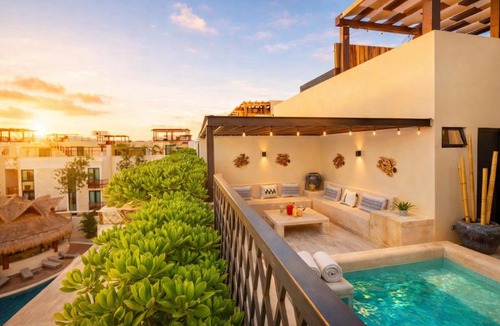 Zama Hotel | Casa Vibe-PH- Private - Rooftop- Pool- 3 Balcony